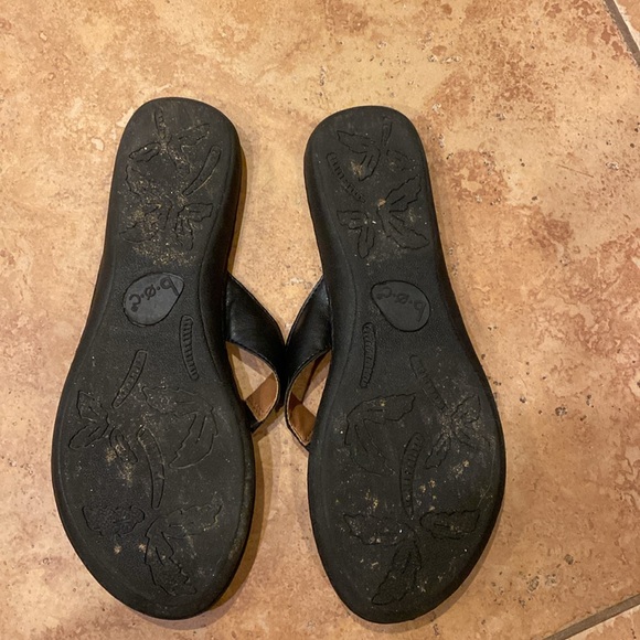 Born black flip flops size 9 - Picture 4 of 6